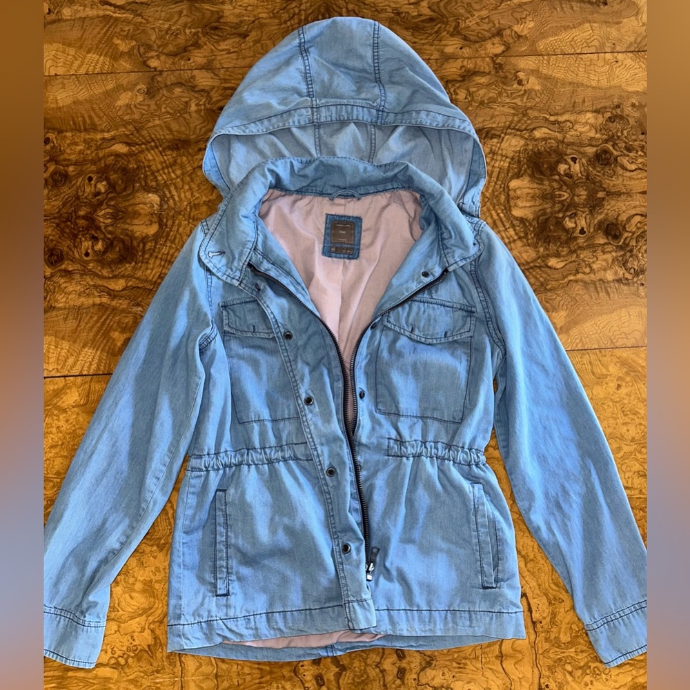Gap Women’s Demin Cinch Waist Jacket with Packable Hood - X-Small